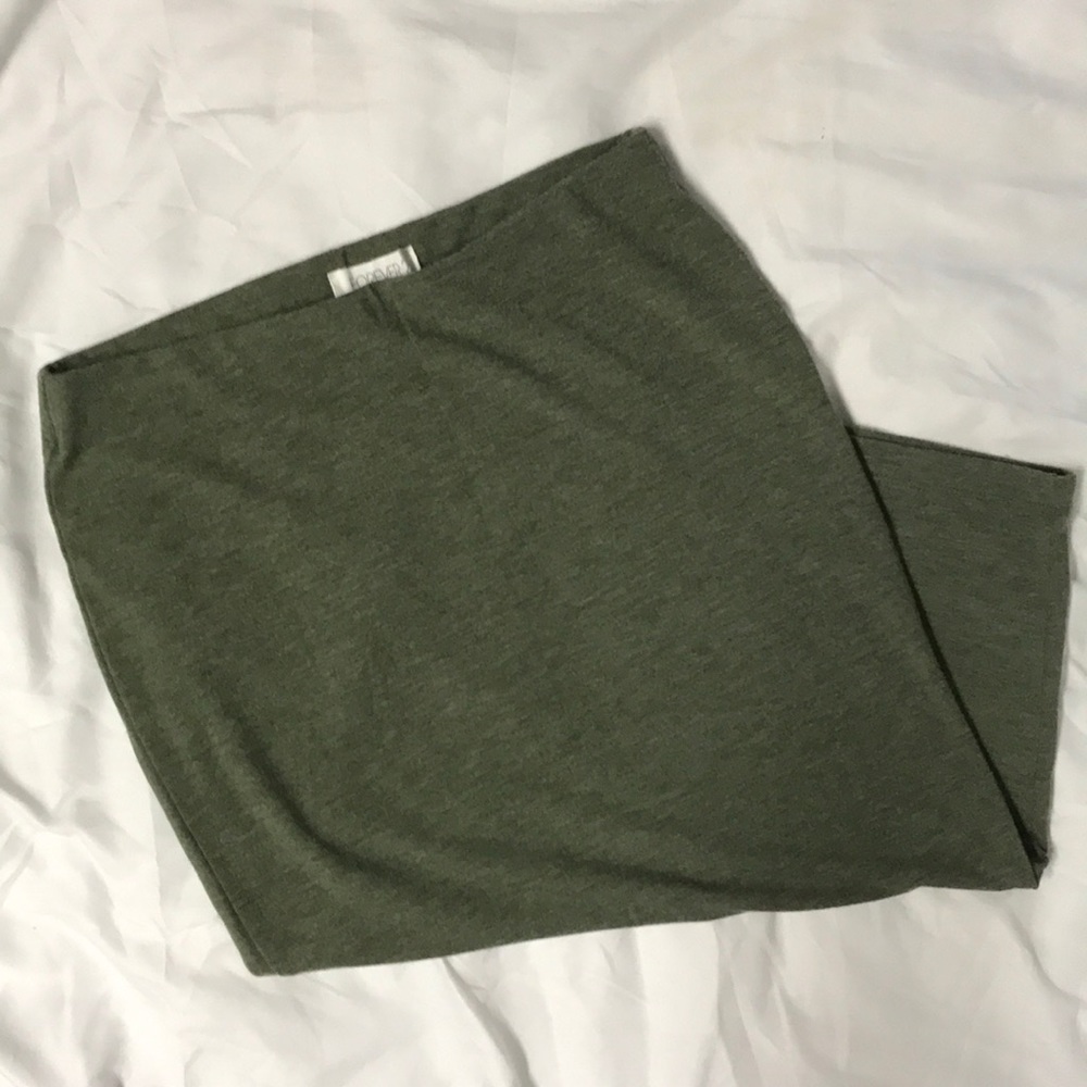 3/$30 🌺 Pencil Skirt - Size S
